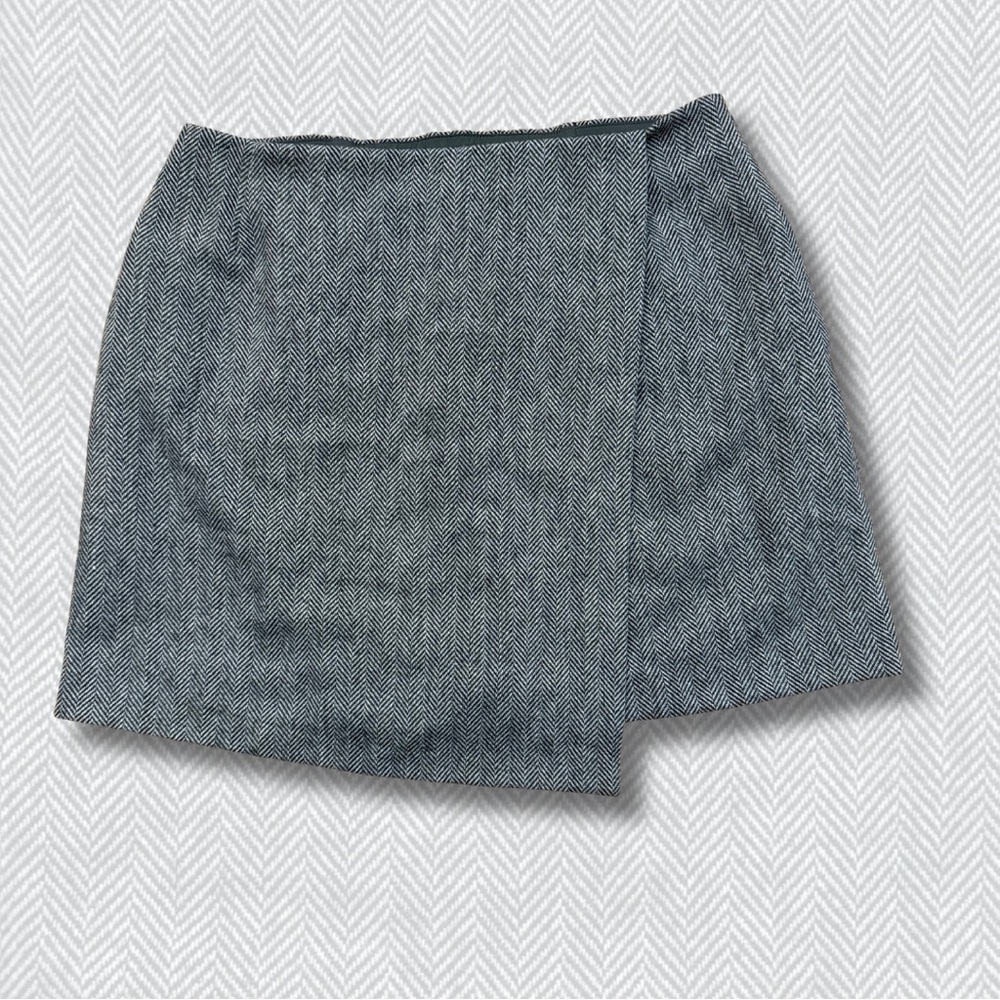 Uniqlo Gray Mini Skirt